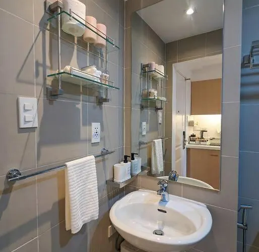 Bright & Stylish In Commonwealth, Up Diliman Apartamento Manila