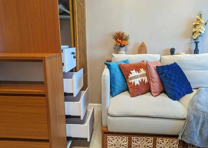 Bright & Stylish In Commonwealth, Up Diliman Apartamento