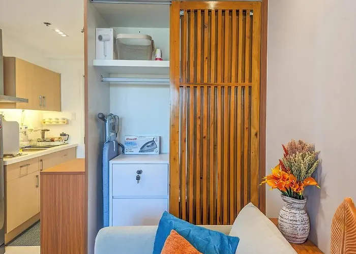 Apartamento Bright & Stylish In Commonwealth, Up Diliman Manila