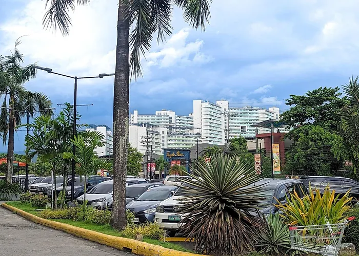 Bright & Stylish In Commonwealth, Up Diliman * Manila