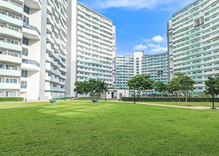Bright & Stylish In Commonwealth, Up Diliman Apartamento Manila
